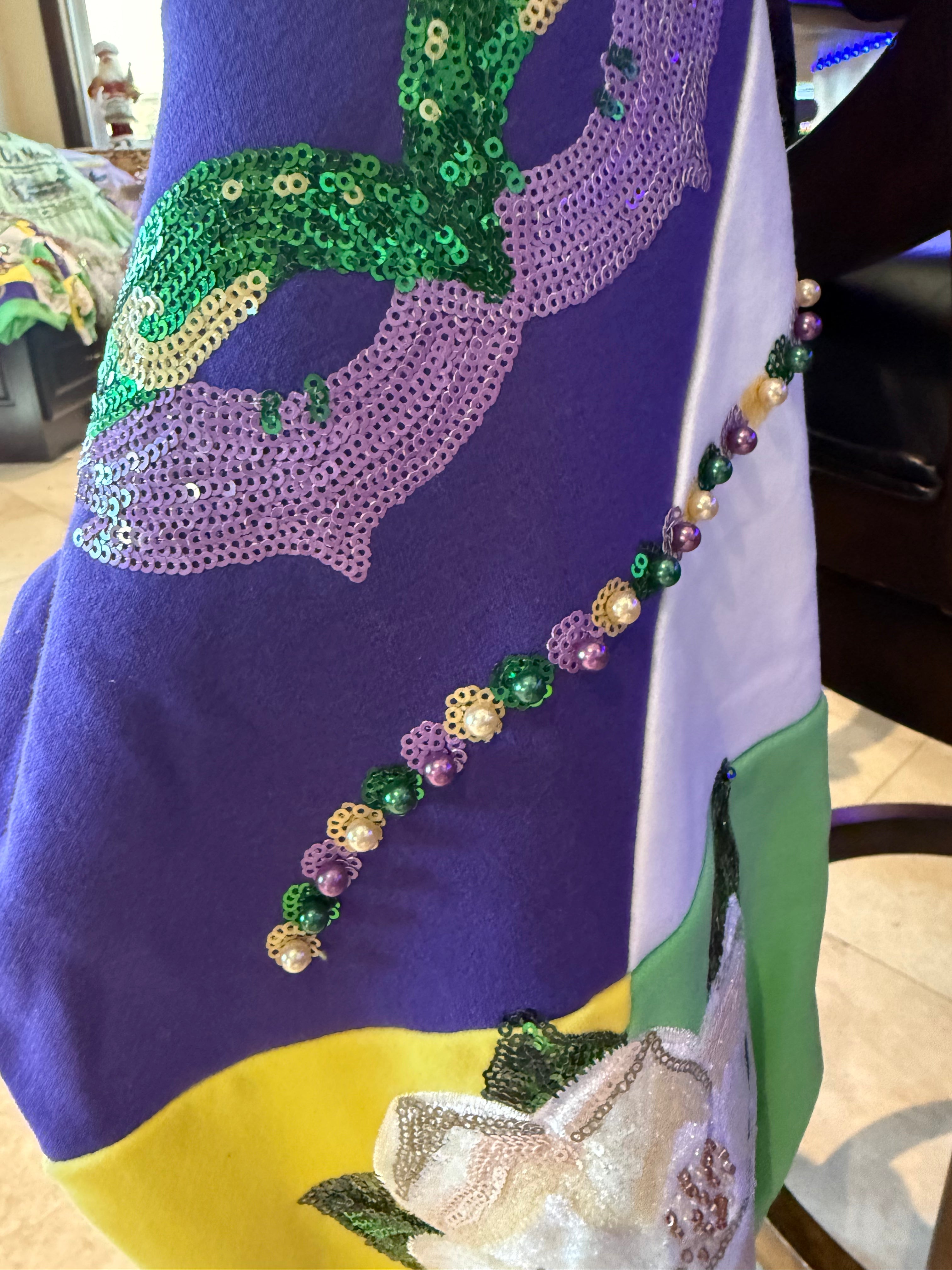 Queen of Sparkles-Mardi Gras Icon Color Block Sweatshirt