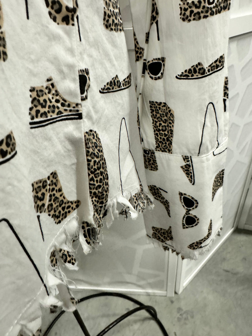 Tizzie - Fashionista Long Sleeve Button Up Top