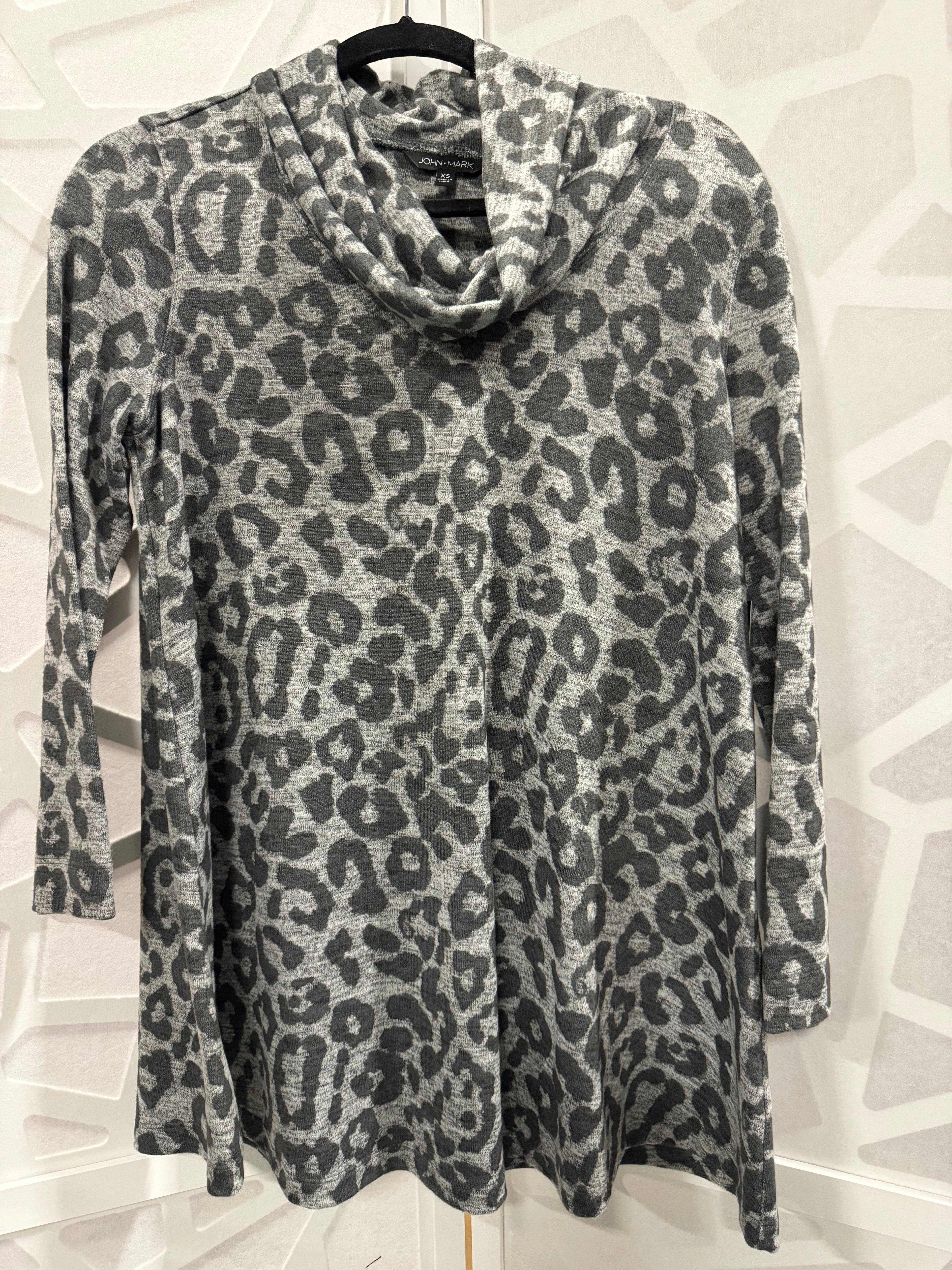 John + Mark Grey Cow Neck Cheetah Print Tunic