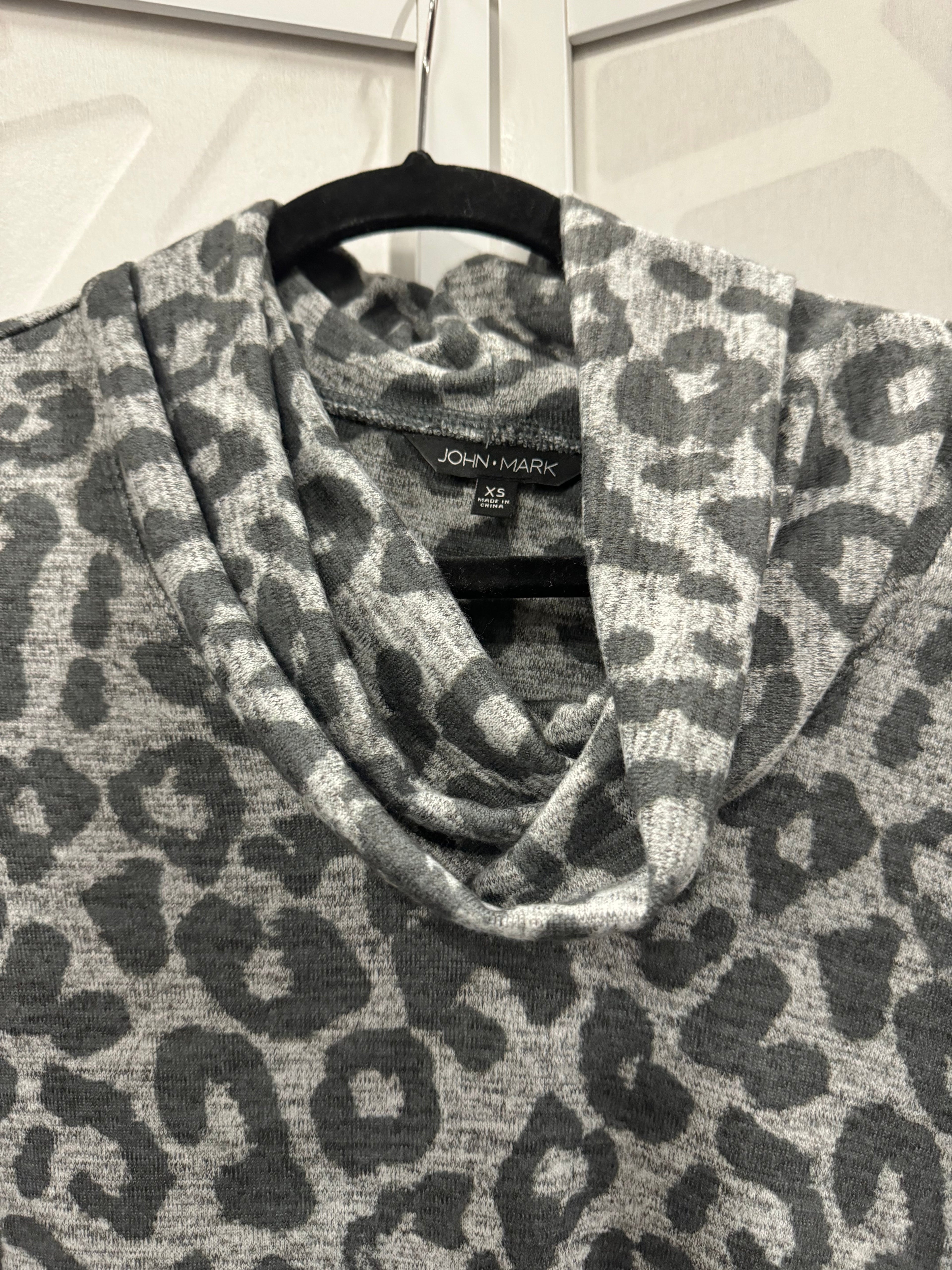 John + Mark Grey Cow Neck Cheetah Print Tunic