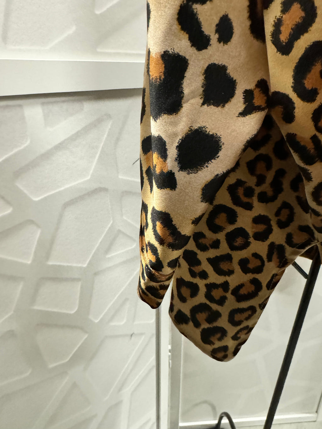 Ivy Jane - Cheetah Print Pullover Top